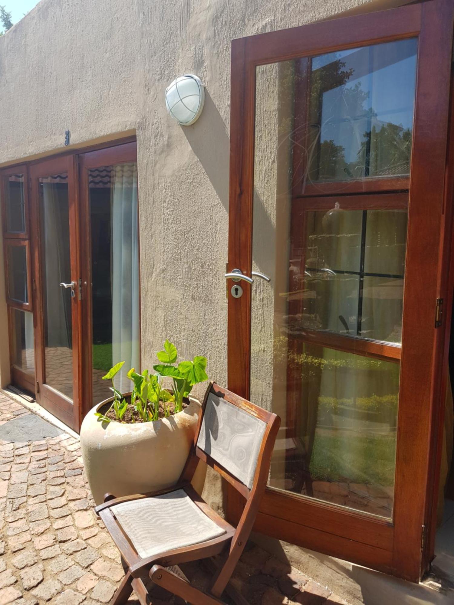 Echo Garden Guesthouse Рюстенбург Экстерьер фото