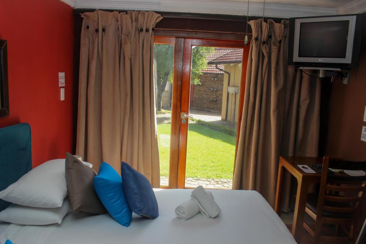 Echo Garden Guesthouse Рюстенбург Экстерьер фото